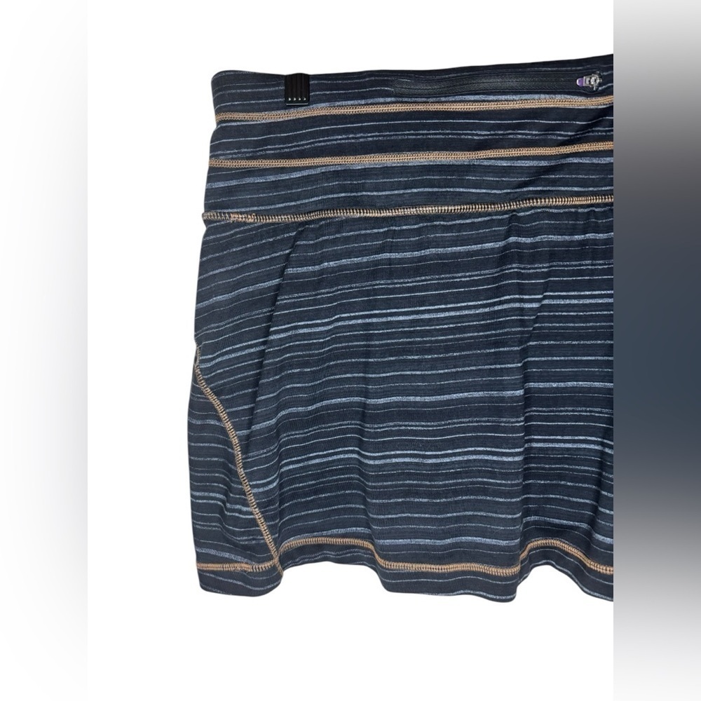 Athleta Striped Relay Skort Size M - Picture 6 of 10